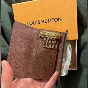 4-Key holder -- new Monogram LV
